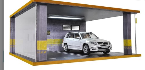 Car garage diorama - 1/18,