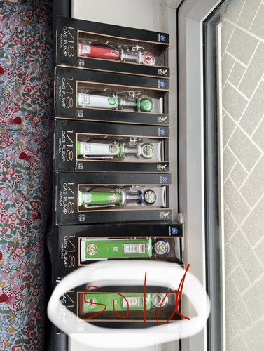Scale diorama gas pump - 1/18,