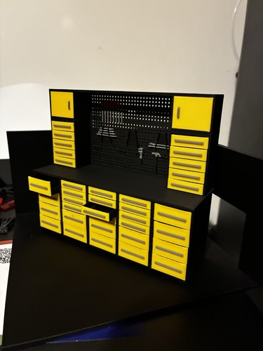Scale work bench diorama - 1/18,